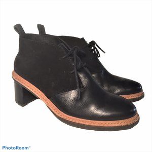 CLARKS Cushion Womens Black Leather Ankle Boots Booties Size 9.5M